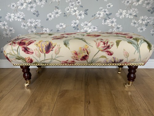 Footstool laura ashley - a,