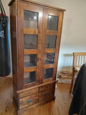 LAURA ASHLEY GARRAT DISPLAY